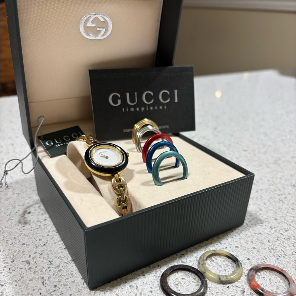 Gucci ring watch